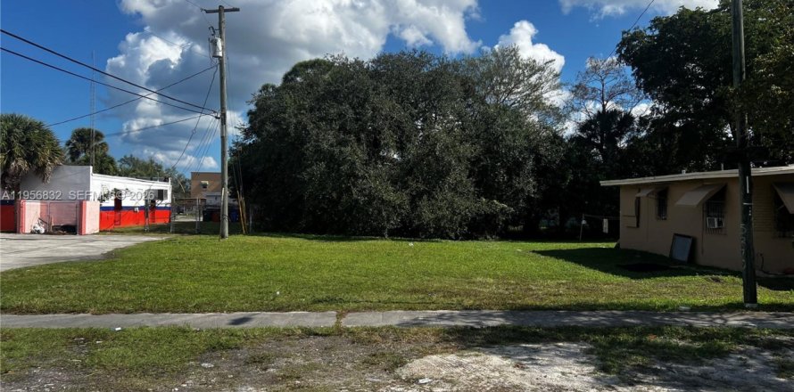 Terrain à Fort Lauderdale, Floride № 2010706