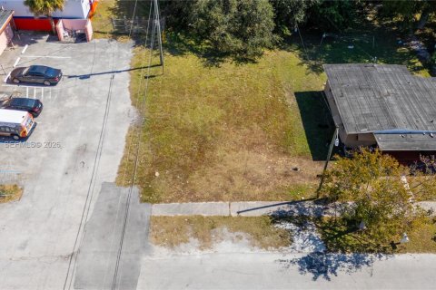 Terrain à vendre à Fort Lauderdale, Floride № 2010706 - photo 4