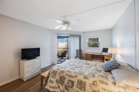 Condo in Largo, Florida, 2 bedrooms  № 1565216 - photo 23