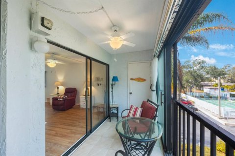 Condo in Largo, Florida, 2 bedrooms  № 1565216 - photo 28
