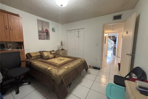 Condominio en venta en Hialeah, Florida, 2 dormitorios, 76.18 m2 № 1816521 - foto 20