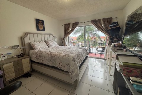 Condominio en venta en Hialeah, Florida, 2 dormitorios, 76.18 m2 № 1816521 - foto 14