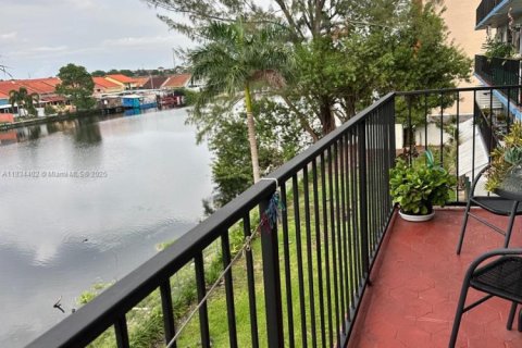 Condominio en venta en Hialeah, Florida, 2 dormitorios, 76.18 m2 № 1816521 - foto 22