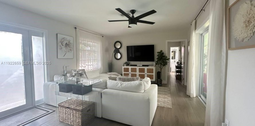 Villa ou maison à Oakland Park, Floride 3 chambres, 126.9 m2 № 1976955