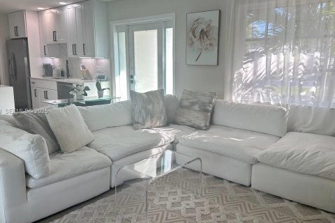 Villa ou maison à louer à Oakland Park, Floride: 3 chambres, 126.9 m2 № 1976955 - photo 3