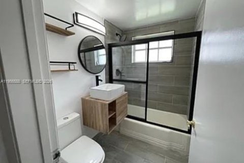 Condominio en alquiler en Coral Gables, Florida, 1 dormitorio, 52.49 m2 № 2011173 - foto 12