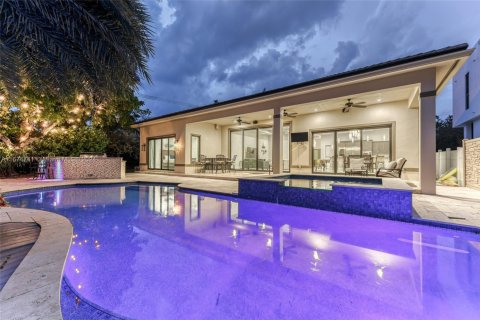 House in Fort Lauderdale, Florida 3 bedrooms, 257.34 sq.m. № 1807570 - photo 1