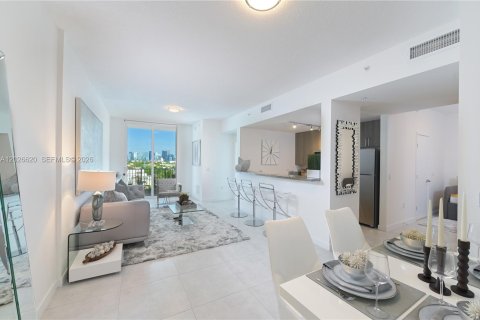 Apartamento en Miami, Florida 1 dormitorio, 91.6 m2 № 2180676