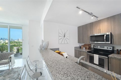 Apartamento en alquiler en Miami, Florida, 1 dormitorio, 91.6 m2 № 2180676 - foto 7
