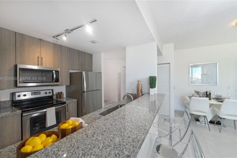 Apartamento en alquiler en Miami, Florida, 1 dormitorio, 91.6 m2 № 2180676 - foto 8