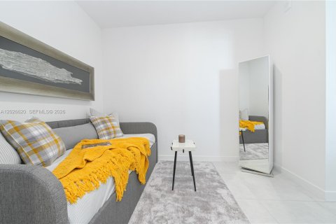 Apartamento en alquiler en Miami, Florida, 1 dormitorio, 91.6 m2 № 2180676 - foto 12