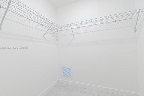 Apartamento en alquiler en Miami, Florida, 1 dormitorio, 91.6 m2 № 2180676 - foto 20