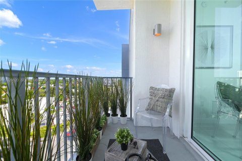 Apartamento en alquiler en Miami, Florida, 1 dormitorio, 91.6 m2 № 2180676 - foto 15