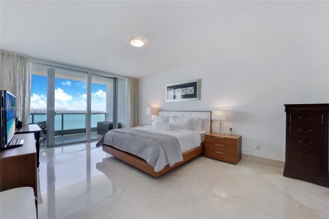 Condo in Miami, Florida, 3 bedrooms № 2153859 - photo 19