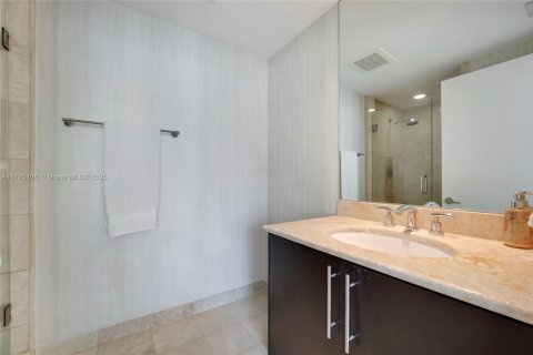 Condo in Miami, Florida, 3 bedrooms № 2153859 - photo 15