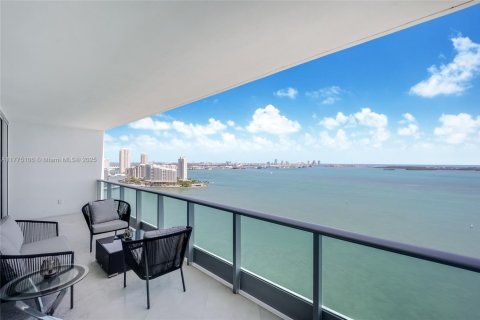 Condo in Miami, Florida, 3 bedrooms № 2153859 - photo 21