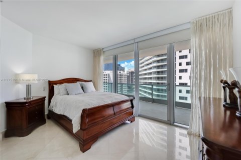 Condo in Miami, Florida, 3 bedrooms № 2153859 - photo 10