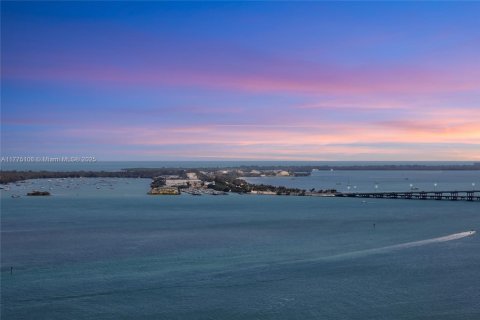 Condo in Miami, Florida, 3 bedrooms № 2153859 - photo 30