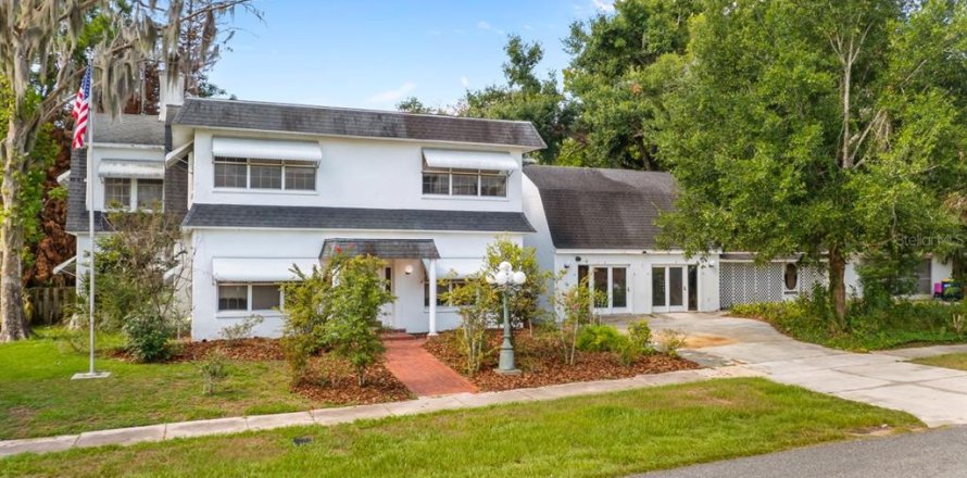 Casa en Howey-in-the-Hills, Florida 4 dormitorios, 219.25 m2 № 2208559