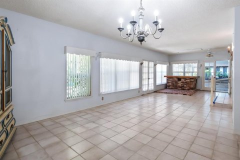 Casa en venta en Howey-in-the-Hills, Florida, 4 dormitorios, 219.25 m2 № 2208559 - foto 13