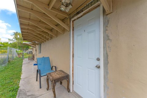 Купить виллу или дом в Хомстед, Флорида 5 спален, 148.46м2, № 2035688 - фото 22