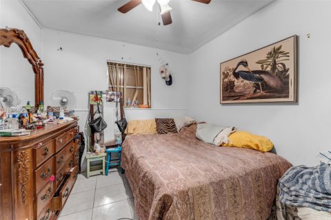 Купить виллу или дом в Хомстед, Флорида 5 спален, 148.46м2, № 2035688 - фото 11