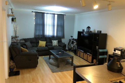 Condominio en venta en Hollywood, Florida, 1 dormitorio, 68.38 m2 № 1990388 - foto 5