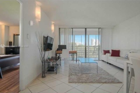 Copropriété à louer à Aventura, Floride: 1 chambre, 68.84 m2 № 1945051 - photo 2