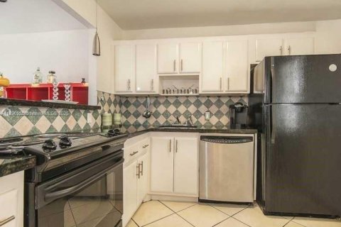 Copropriété à louer à Aventura, Floride: 1 chambre, 68.84 m2 № 1945051 - photo 4