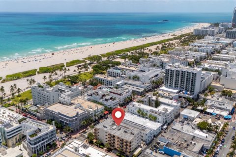 Condo in Miami Beach, Florida, 1 bedroom № 1959072 - photo 23