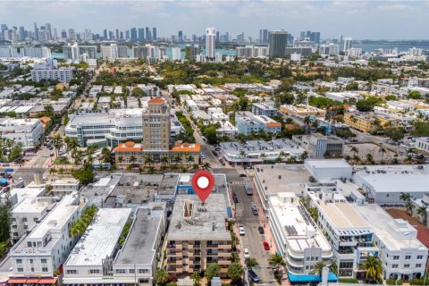 Condo in Miami Beach, Florida, 1 bedroom № 1959072 - photo 18