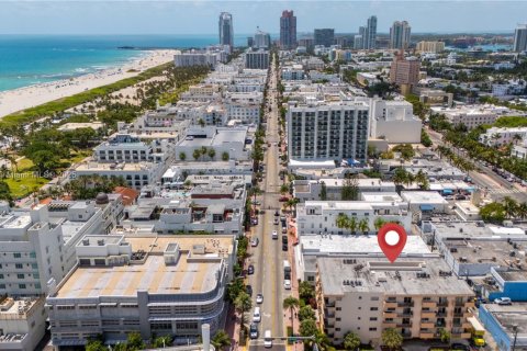 Condo in Miami Beach, Florida, 1 bedroom № 1959072 - photo 21