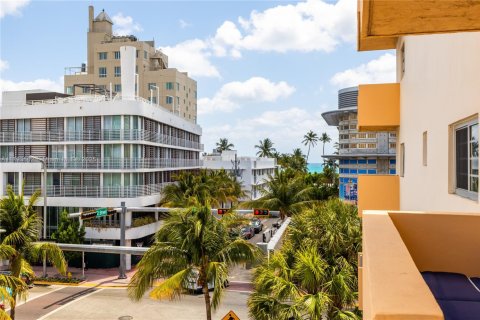 Condo in Miami Beach, Florida, 1 bedroom № 1959072 - photo 28