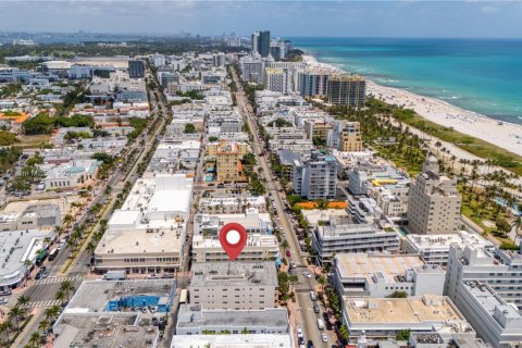 Condo in Miami Beach, Florida, 1 bedroom № 1959072 - photo 26