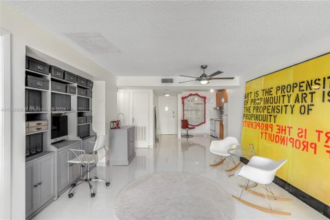 Condo in Miami Beach, Florida, 1 bedroom № 1959072 - photo 6