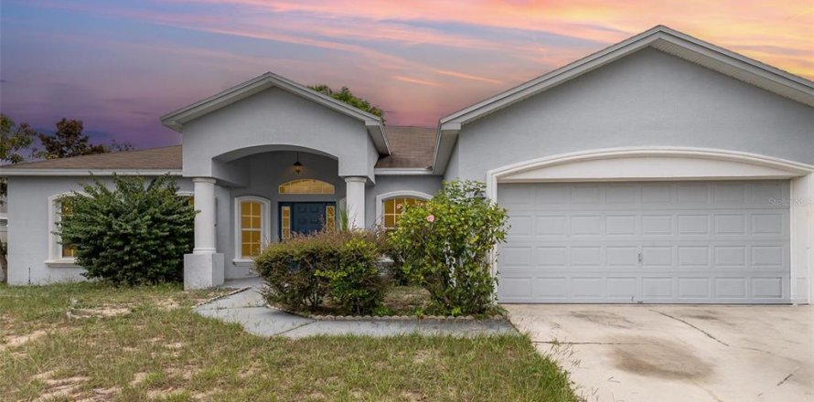 Villa ou maison à Davenport, Floride 4 chambres, 207.36 m2 № 1851670