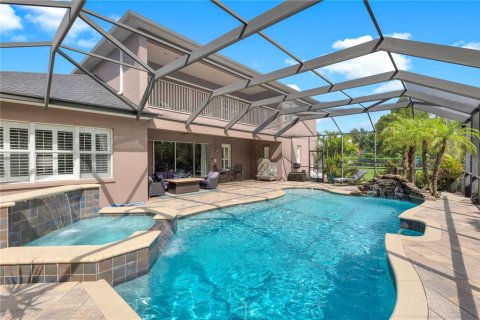 House in Land O' Lakes, Florida 5 bedrooms, 406.45 sq.m. № 1914636 - photo 4