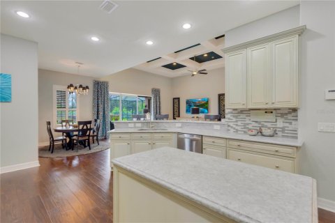 House in Land O' Lakes, Florida 5 bedrooms, 406.45 sq.m. № 1914636 - photo 14