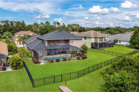 House in Land O' Lakes, Florida 5 bedrooms, 406.45 sq.m. № 1914636 - photo 22