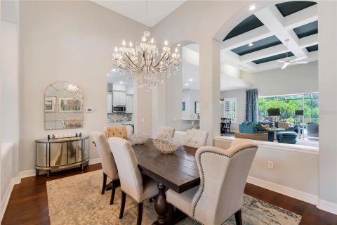 House in Land O' Lakes, Florida 5 bedrooms, 406.45 sq.m. № 1914636 - photo 9