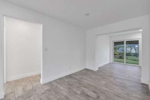 House in Pompano Beach, Florida 2 bedrooms, 107.21 sq.m. № 2081684 - photo 4
