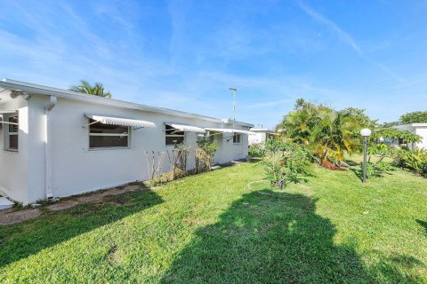 House in Pompano Beach, Florida 2 bedrooms, 107.21 sq.m. № 2081684 - photo 8
