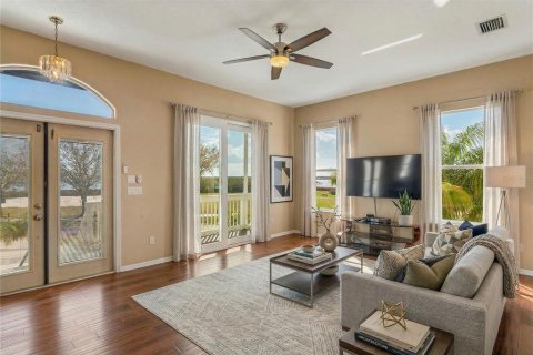 Casa en venta en Oldsmar, Florida, 4 dormitorios, 158.96 m2 № 2123149 - foto 5