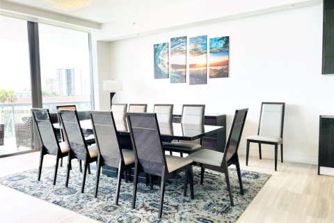 Copropriété à louer à Aventura, Floride: 4 chambres, 295.8 m2 № 1759112 - photo 2