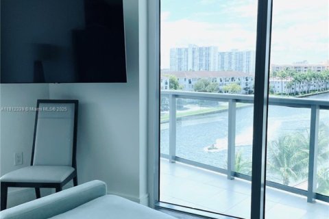 Copropriété à louer à Aventura, Floride: 4 chambres, 295.8 m2 № 1759112 - photo 24
