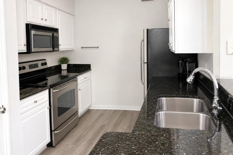 Condo in Tampa, Florida, 1 bedroom  № 2399573 - photo 5