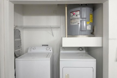 Condo in Tampa, Florida, 1 bedroom  № 2399573 - photo 11