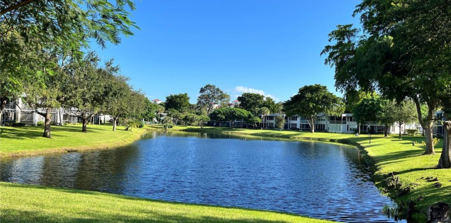 Condo in Pompano Beach, Florida, 3 bedrooms  № 1883799