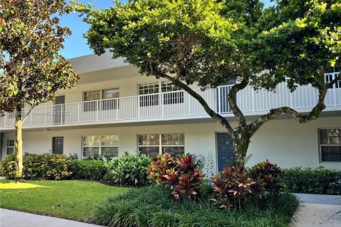 Condo in Pompano Beach, Florida, 3 bedrooms  № 1883799 - photo 2