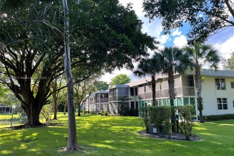 Condo in Pompano Beach, Florida, 3 bedrooms  № 1883799 - photo 24